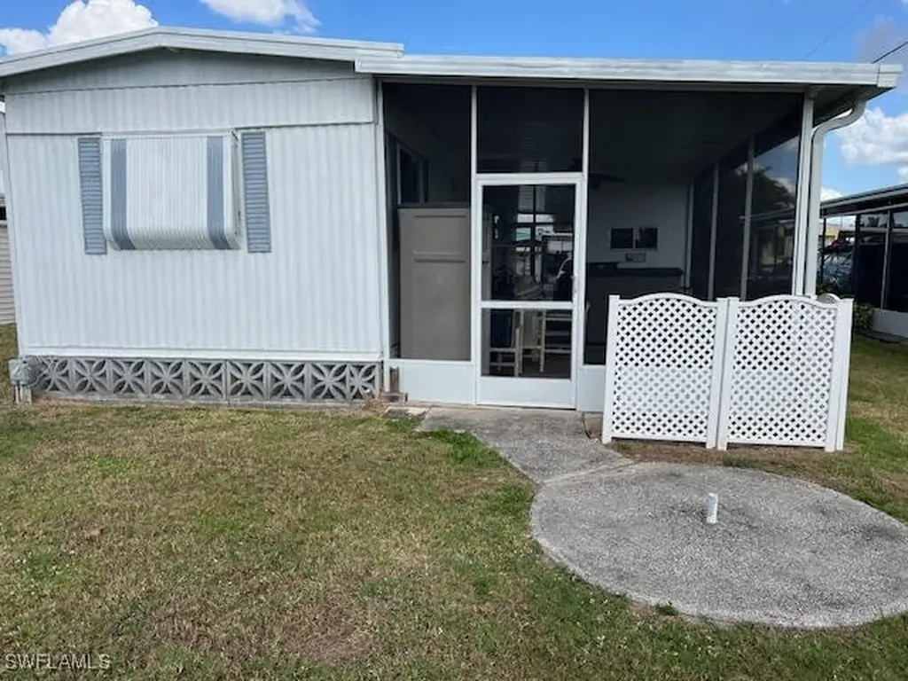 588 Daisy Drive North Fort Myers FL 33917