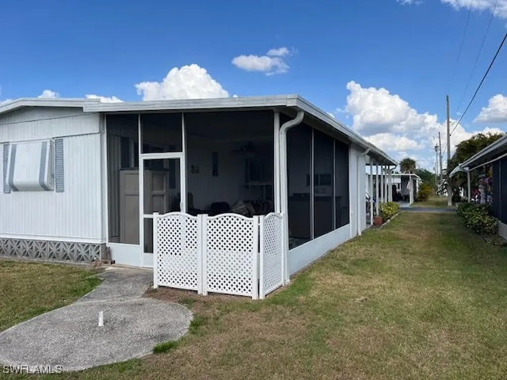 588 Daisy Drive North Fort Myers FL 33917