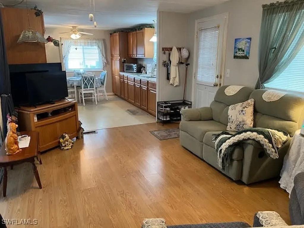 588 Daisy Drive North Fort Myers FL 33917