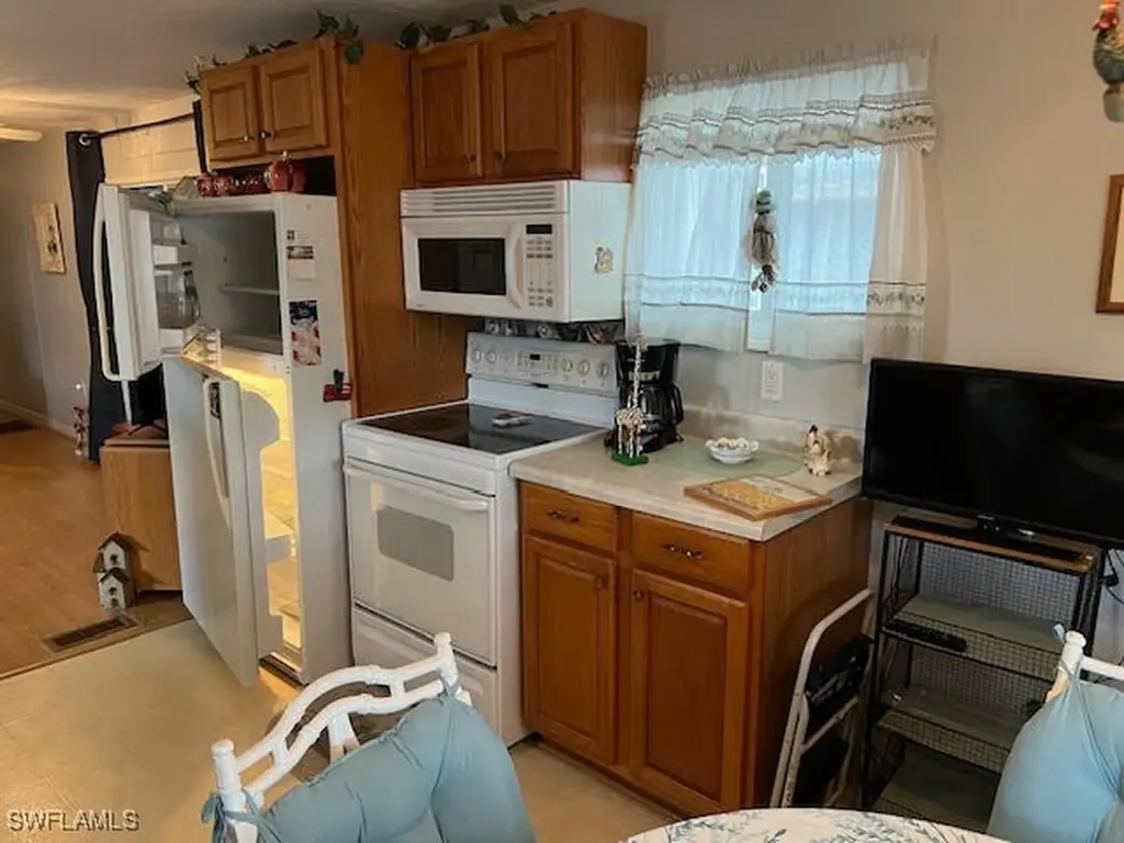 588 Daisy Drive North Fort Myers FL 33917