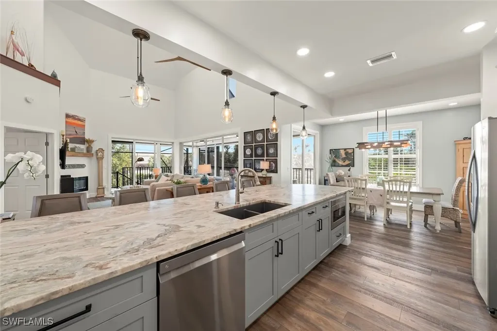 483 Sea Walk Court Sanibel FL 33957