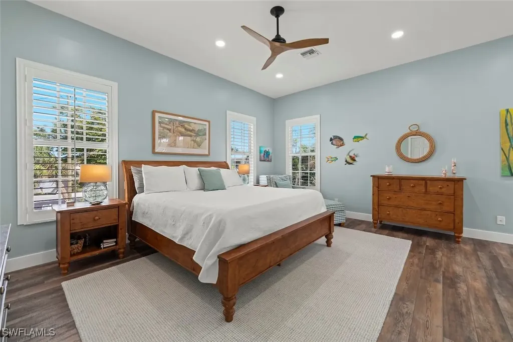 483 Sea Walk Court Sanibel FL 33957