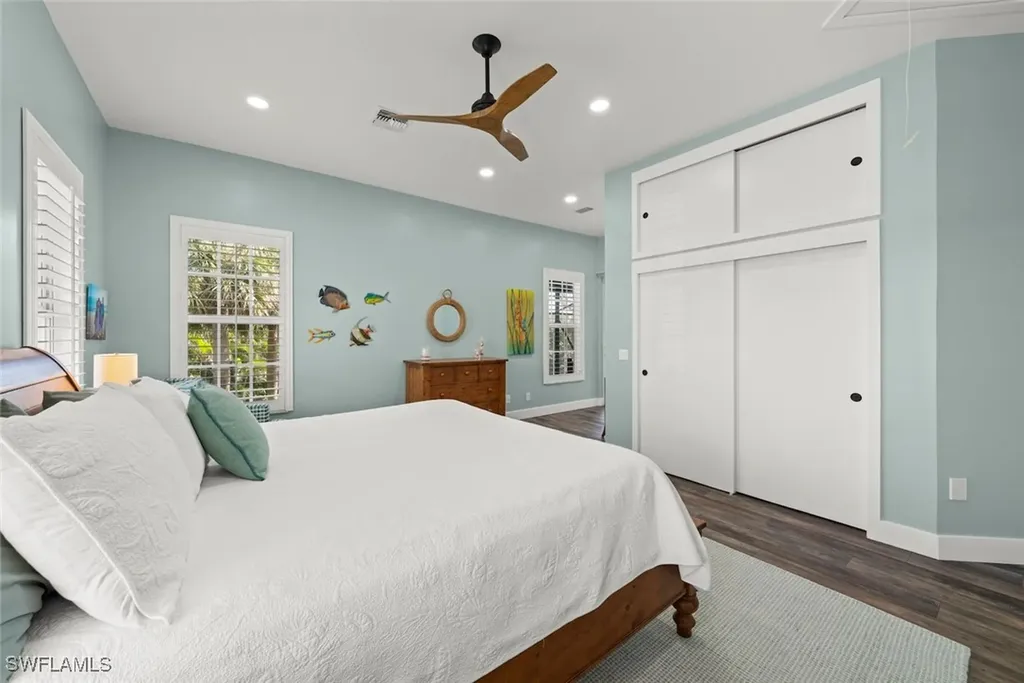 483 Sea Walk Court Sanibel FL 33957