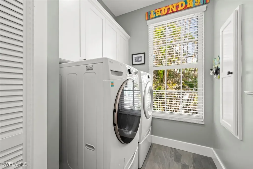 483 Sea Walk Court Sanibel FL 33957