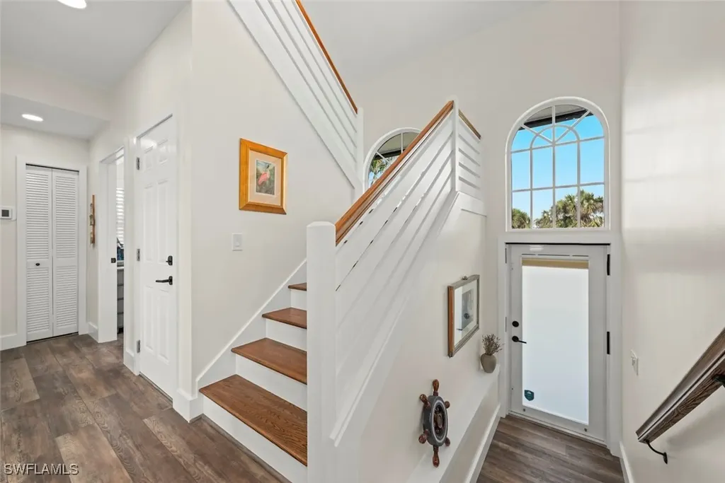 483 Sea Walk Court Sanibel FL 33957