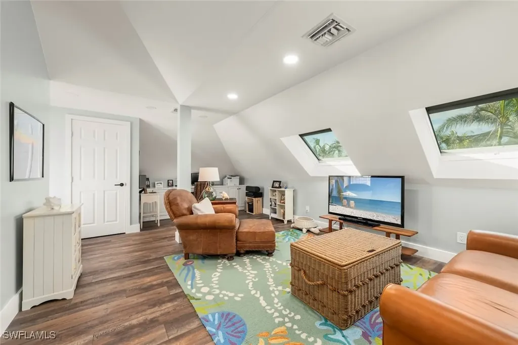 483 Sea Walk Court Sanibel FL 33957