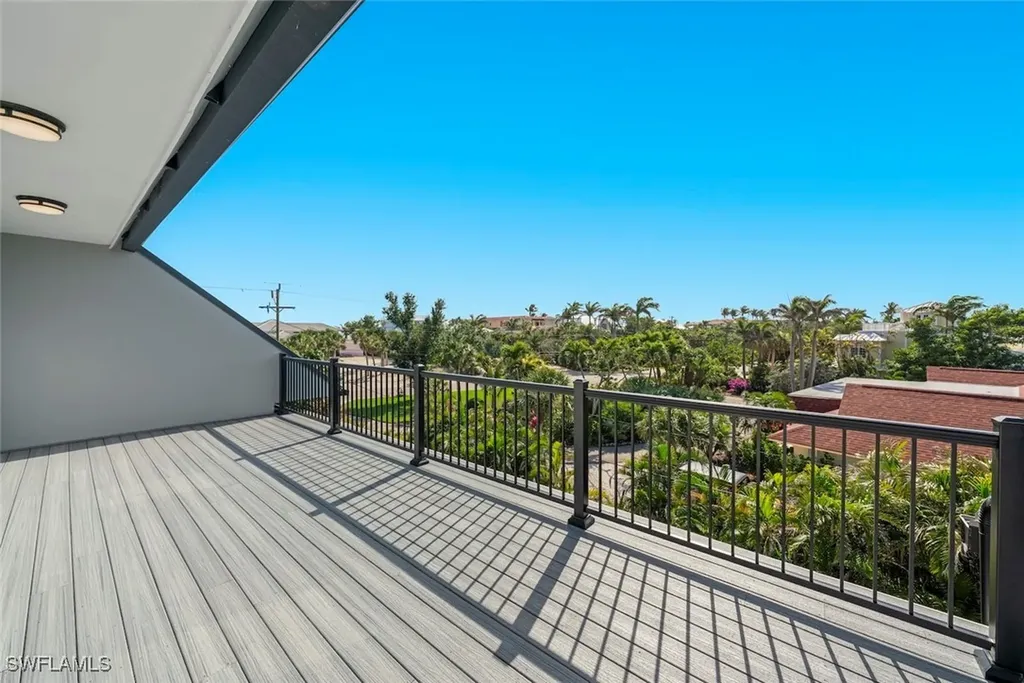 483 Sea Walk Court Sanibel FL 33957