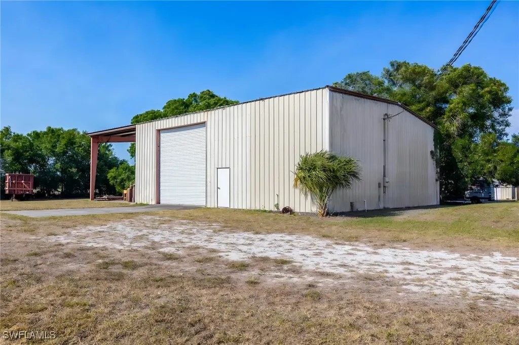 109 S Industrial Loop Labelle FL 33935
