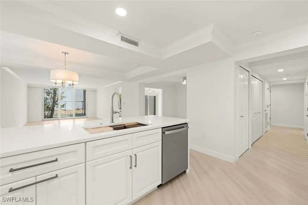 200 Periwinkle Way Sanibel FL 33957