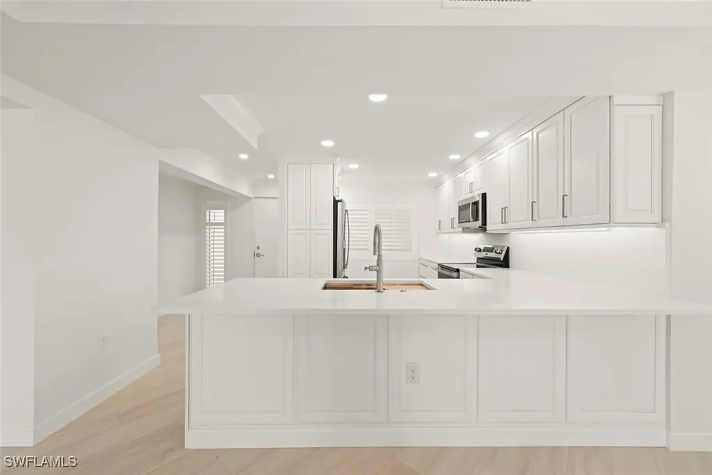 200 Periwinkle Way Sanibel FL 33957