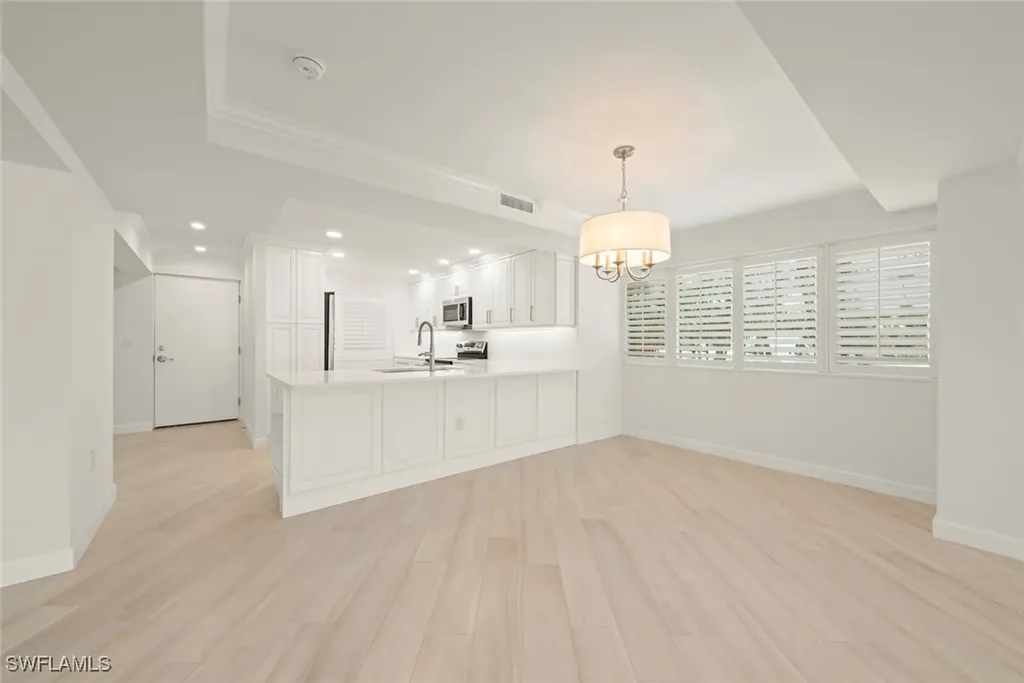 200 Periwinkle Way Sanibel FL 33957