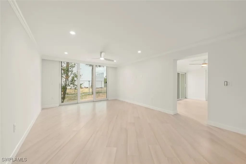 200 Periwinkle Way Sanibel FL 33957