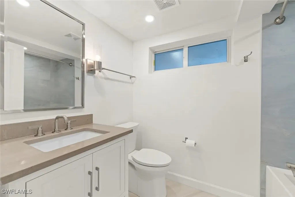 200 Periwinkle Way Sanibel FL 33957