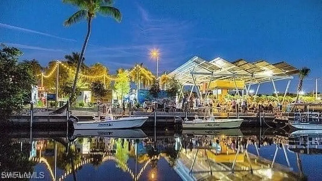 0000 Bayshore Drive Naples FL 34112