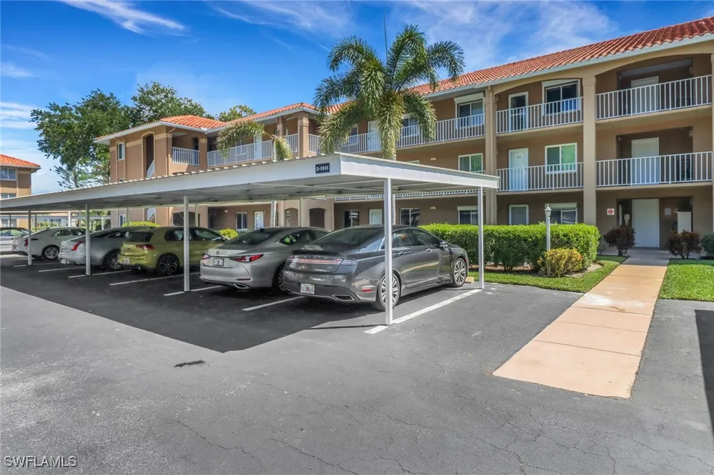 5985 Bloomfield Circle Naples FL 34112