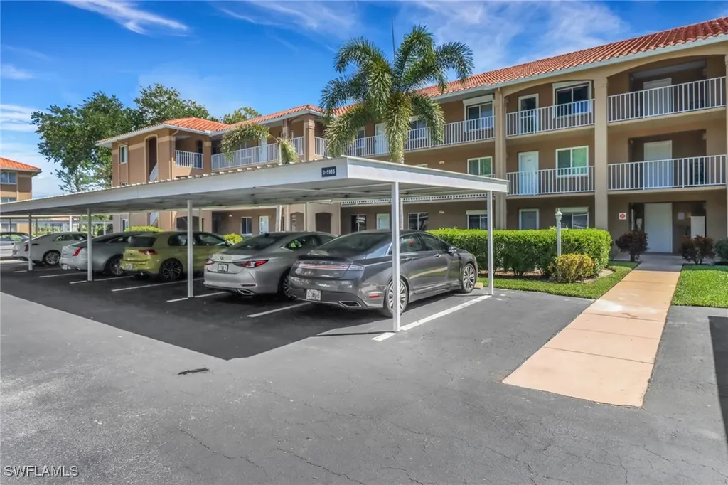 5985 Bloomfield Circle Naples FL 34112