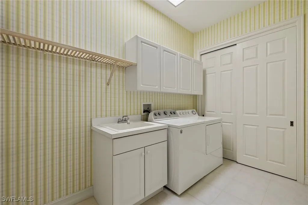 6035 Trophy Drive Naples FL 34110