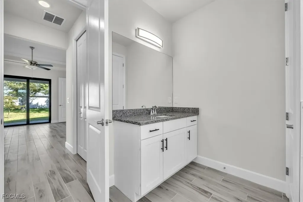 459 NE 2nd Place Cape Coral FL 33909