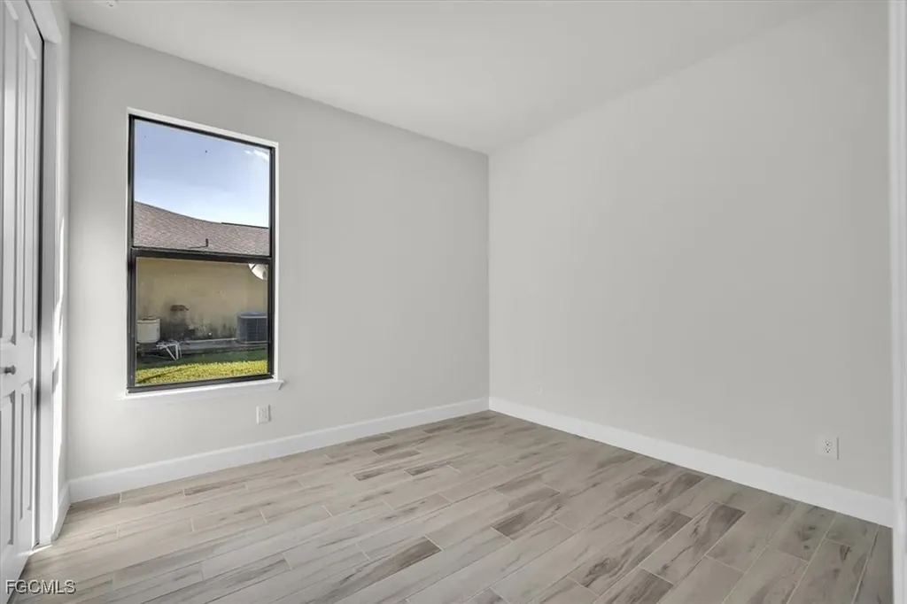 459 NE 2nd Place Cape Coral FL 33909