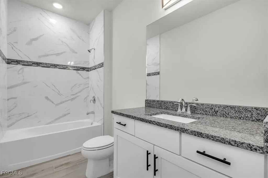 459 NE 2nd Place Cape Coral FL 33909