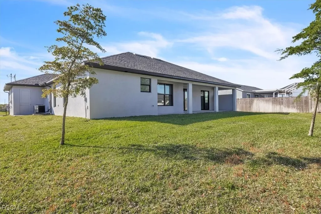 459 NE 2nd Place Cape Coral FL 33909