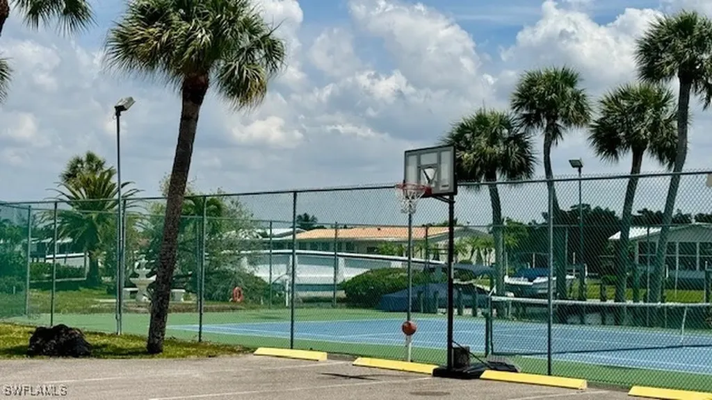 5698 Captain John Smith Loop North Fort Myers FL 33917