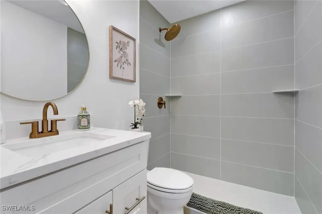 4525 Fluvia Avenue Naples FL 34103