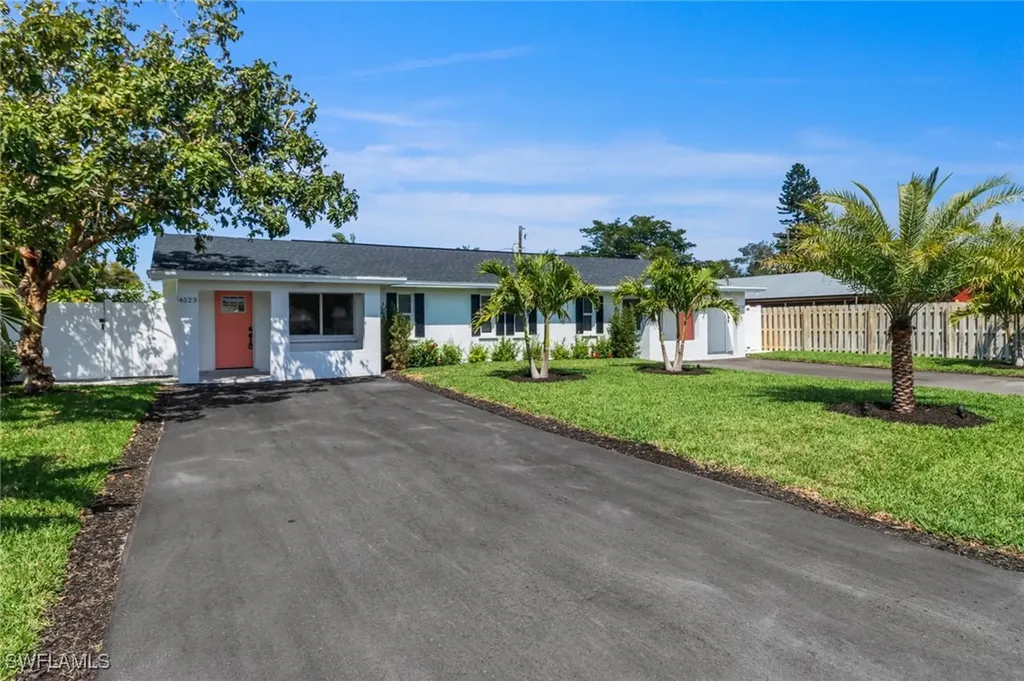 4525 Fluvia Avenue Naples FL 34103