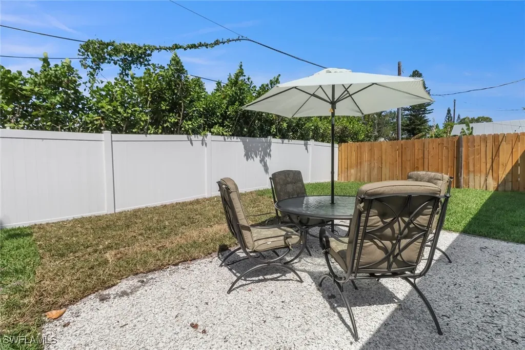 4525 Fluvia Avenue Naples FL 34103