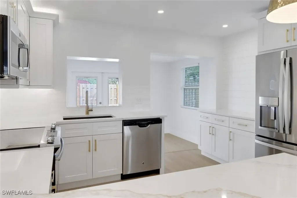 4525 Fluvia Avenue Naples FL 34103