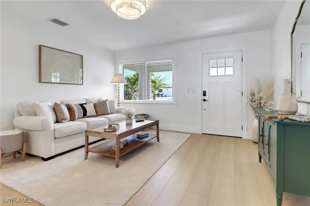 4525 Fluvia Avenue Naples FL 34103