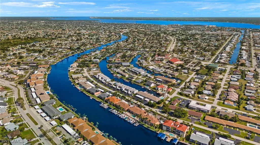 4560 SE 5th Place Cape Coral FL 33904