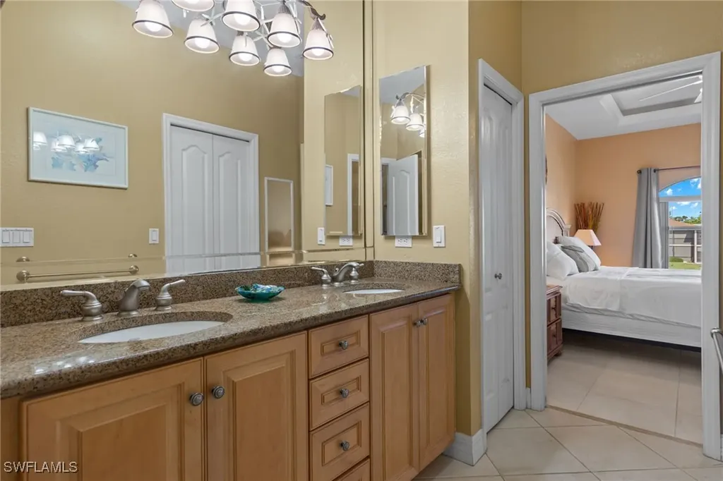 4560 SE 5th Place Cape Coral FL 33904