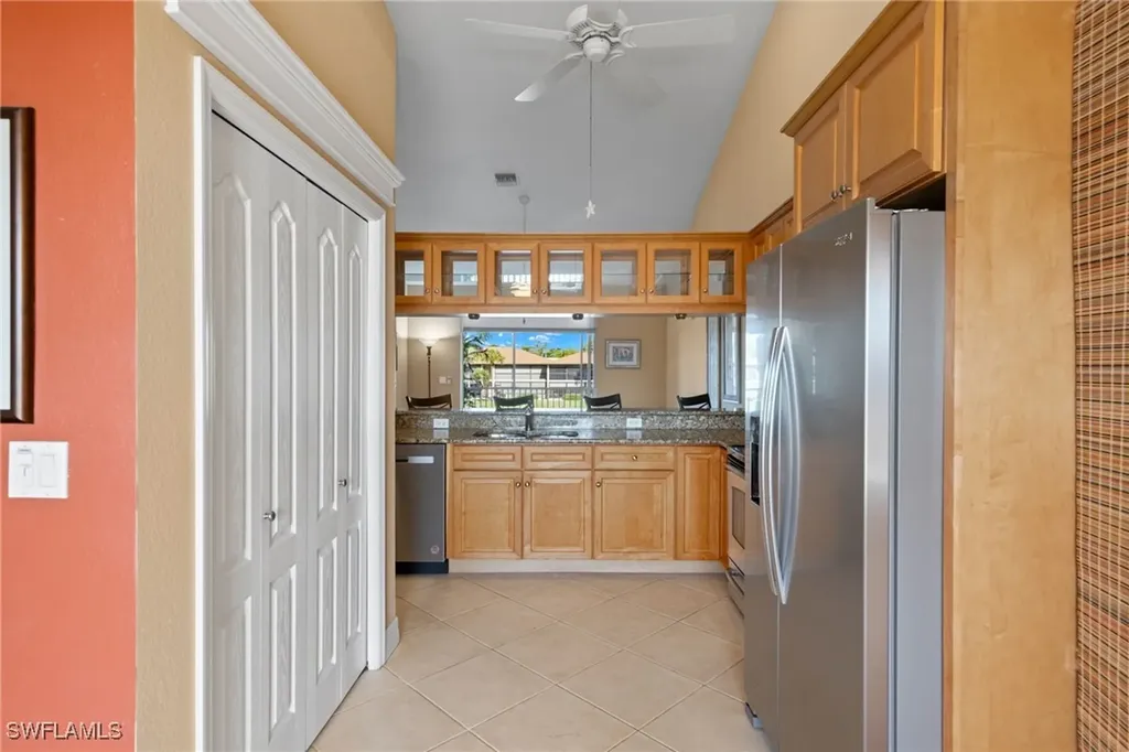4560 SE 5th Place Cape Coral FL 33904