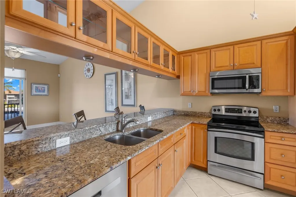 4560 SE 5th Place Cape Coral FL 33904