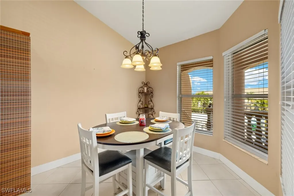 4560 SE 5th Place Cape Coral FL 33904