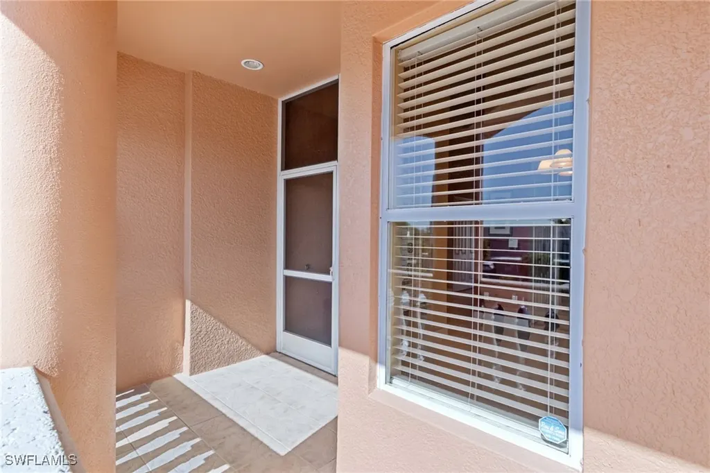 4560 SE 5th Place Cape Coral FL 33904