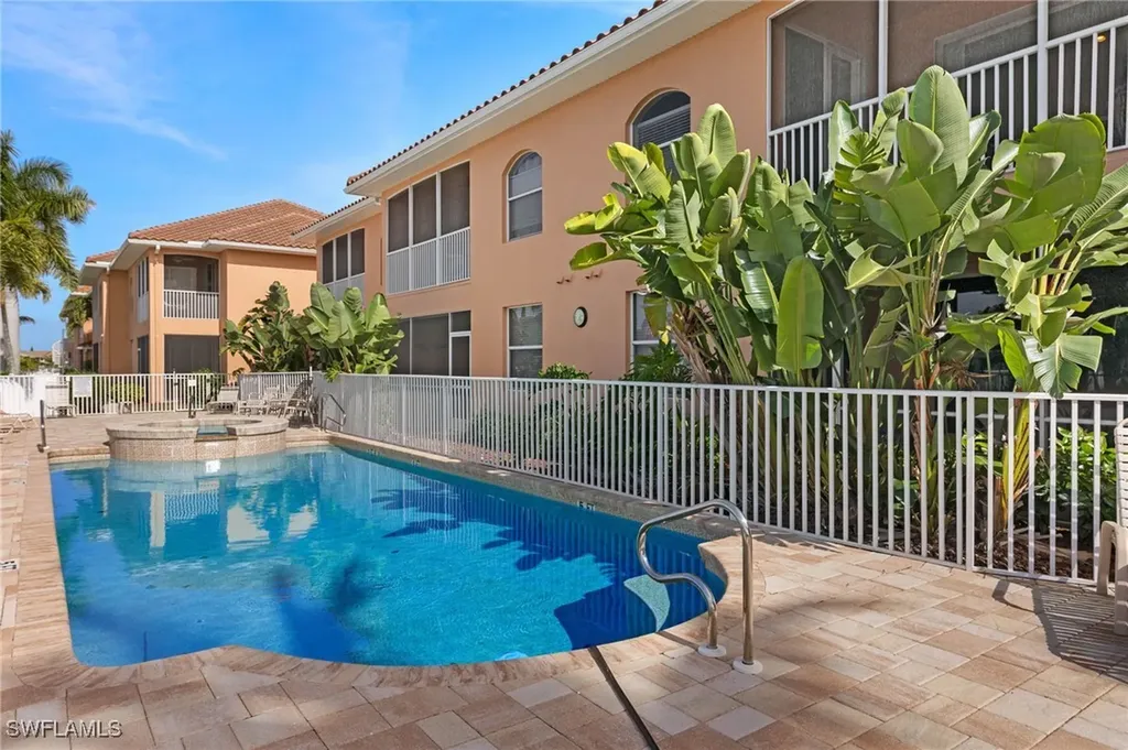 4560 SE 5th Place Cape Coral FL 33904