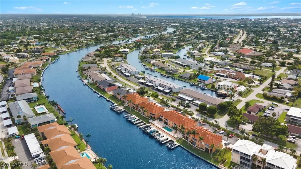 4560 SE 5th Place Cape Coral FL 33904