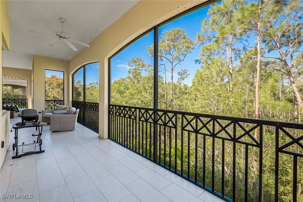 2851 Tiburon Boulevard E Naples FL 34109