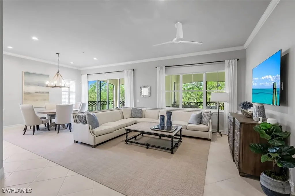 2851 Tiburon Boulevard E Naples FL 34109