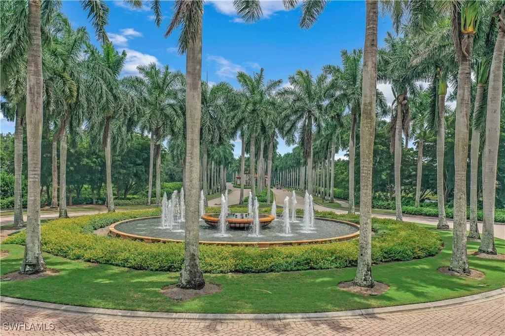 2851 Tiburon Boulevard E Naples FL 34109