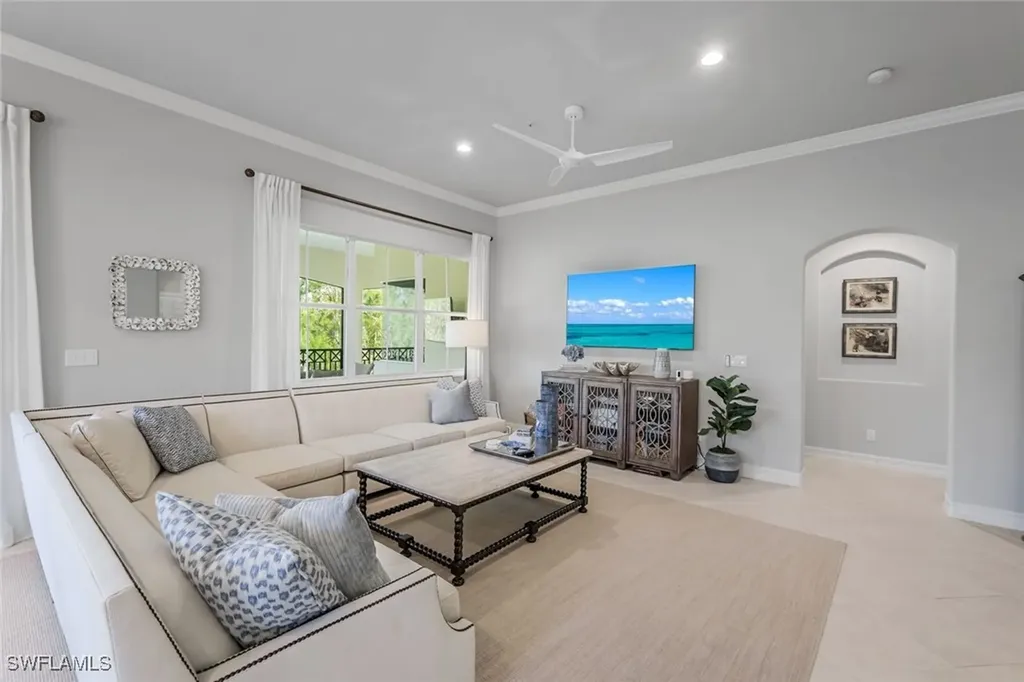 2851 Tiburon Boulevard E Naples FL 34109