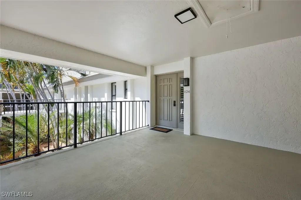 1124 Wildwood Lane Naples FL 34105