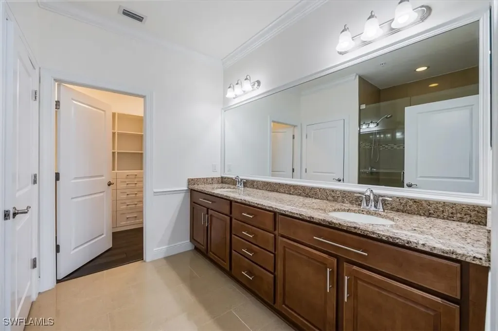 15149 Palmer Lake Circle Naples FL 34109