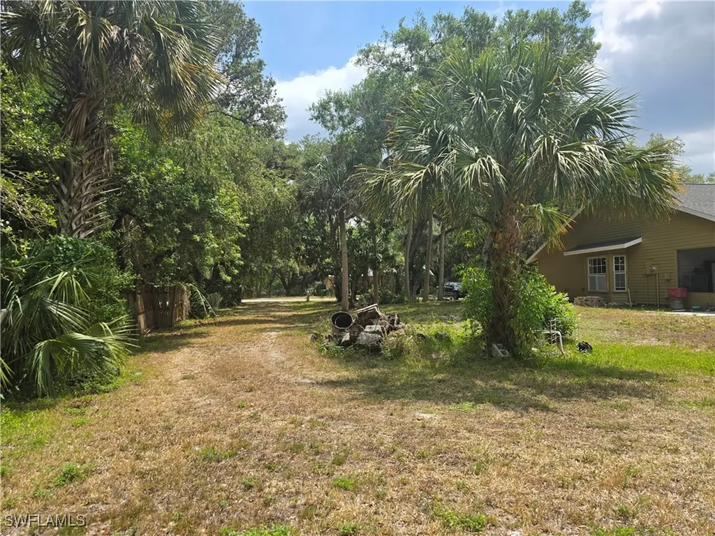 140 S Davis Street Labelle FL 33935