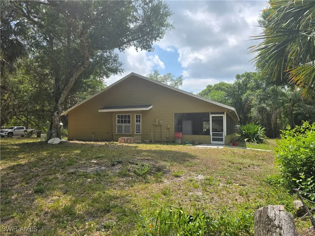 140 S Davis Street Labelle FL 33935