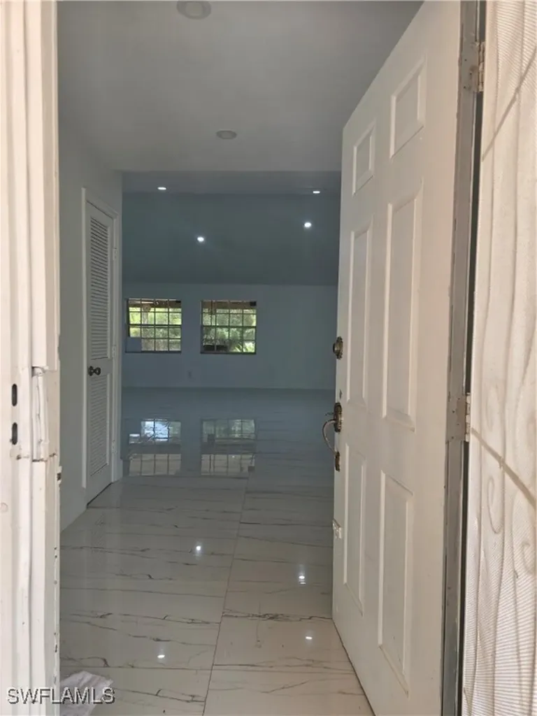140 S Davis Street Labelle FL 33935