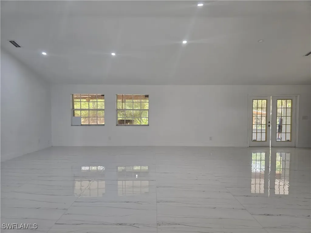 140 S Davis Street Labelle FL 33935