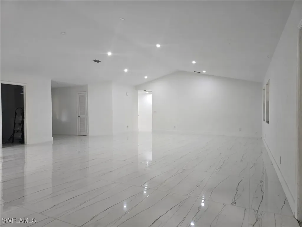 140 S Davis Street Labelle FL 33935